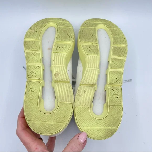 On Running The Roger Advantage Sneaker 11 White/Hay - Picture 14 of 16